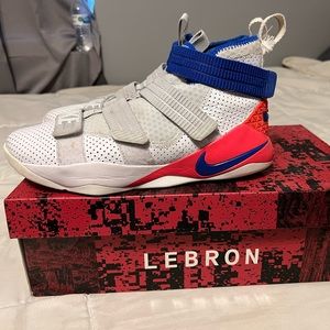 Lebron Soldier XI SFG